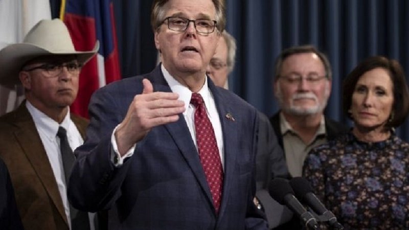 Coronavirus, frase shock del vicegovernatore del Texas: bisogna lasciar morire gli anziani