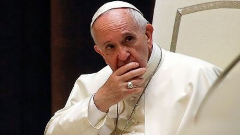 Virus, salta il viaggio di Papa