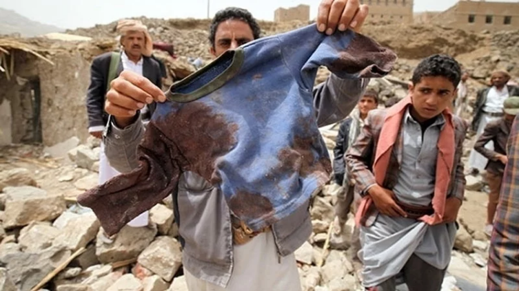 “Aviones de combate de la coalición saudo-estadounidense cometieron una masacre contra una fiesta en Yemen” 