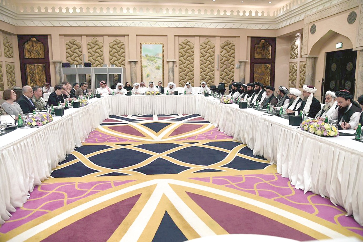 الحكومة الأفغانية تختار وفدا للتفاوض مع طالبان