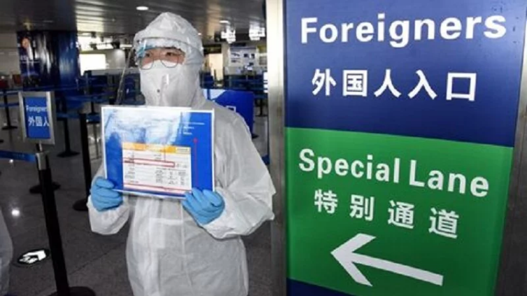 中国外交部：暂停持中国签证和居留许可的外国人入境 