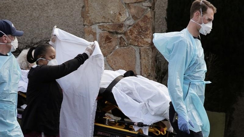 Il coronavirus travolge l'America: Un morto ogni 17 minuti a New York