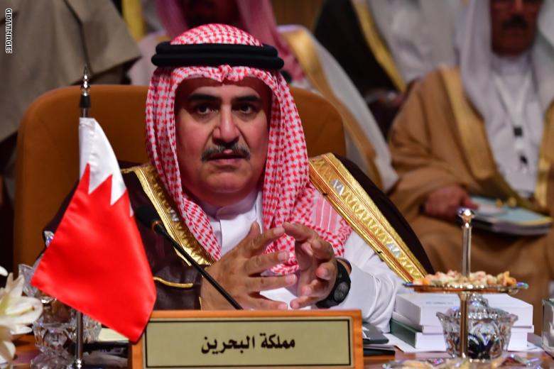 البحرين تتهم قطر بـ"الإساءة" بعد إجلاء المواطنين العالقين في إيران