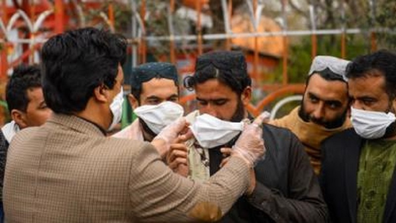 新型コロナウイルスによる死亡者はアフガンで4人、パキスタンは13人に