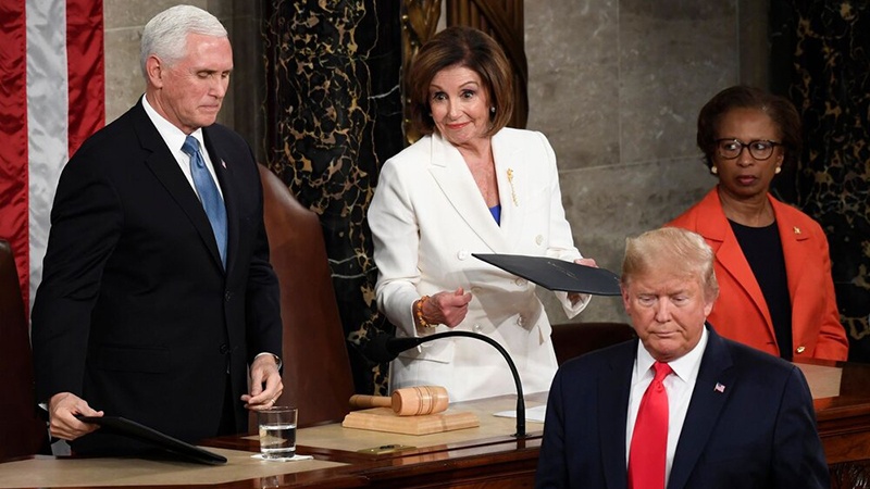 米下院議長、「トランプ大統領の新型コロナ否定により米国民の命が失われた」