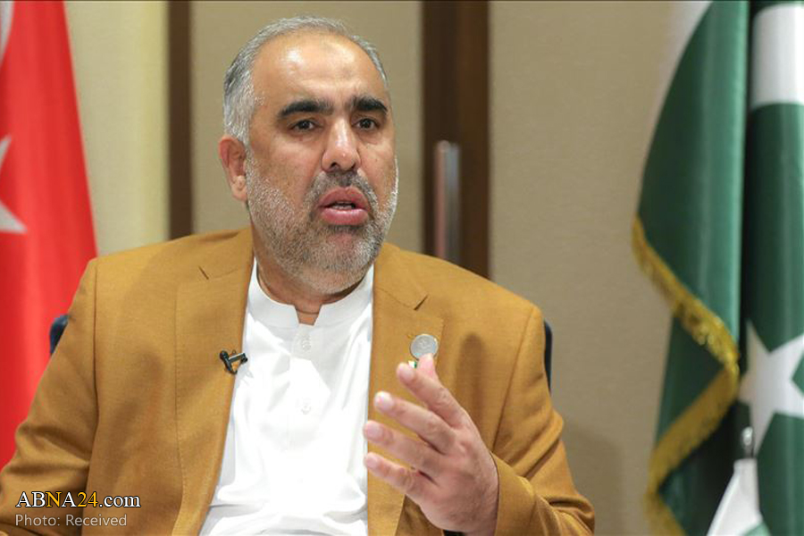 Pakistani speaker calls for lifting of anti-Iran sanctions