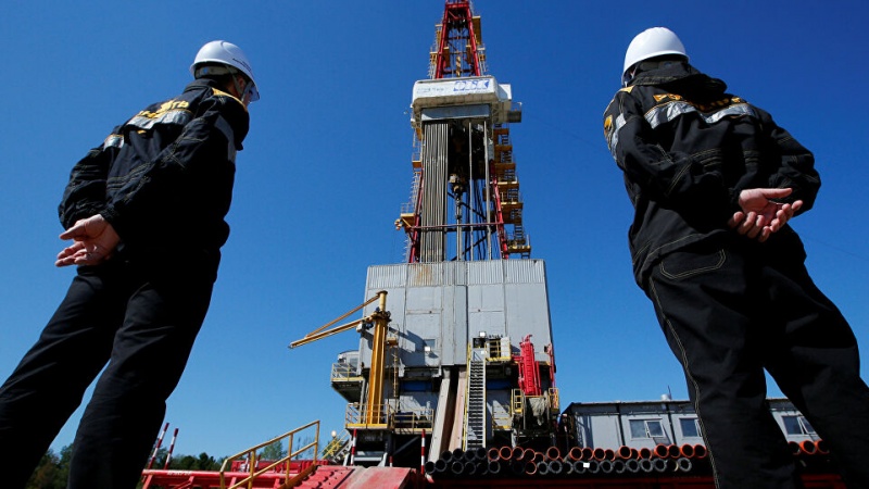  Америка и Канада пригрозили обложить таможенными пошлинами нефть России и Саудовской Аравии