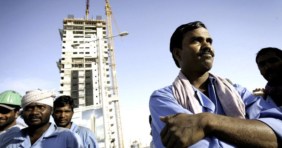 آلاف الباكستانيين في الإمارات يسعون للعودة لبلادهم مع تفشي كورونا