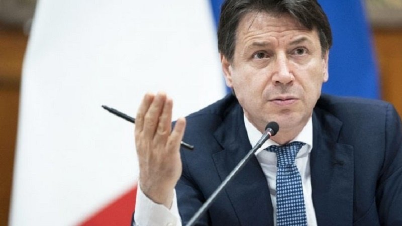Italia, clamorosa gaffe di Conte durante il discorso in diretta