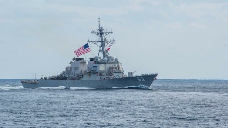 アメリカ艦船が、台湾海峡を通過