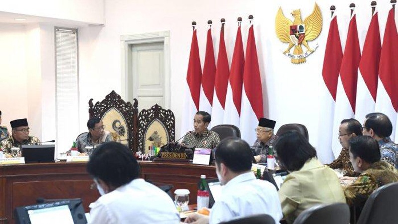 Upaya Jokowi Selamatkan Nasib Karyawan Selama Wabah Corona