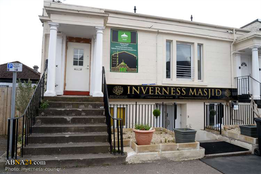 Mosque in Scotland sends out meals for people in need amid COVID-19 crisis