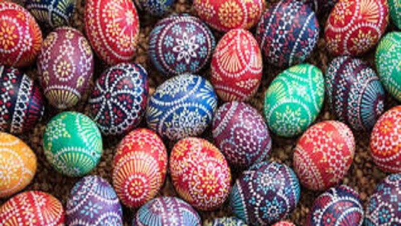 Uova di Pasqua a forma di coronavirus, l'idea per esorcizzare la paura