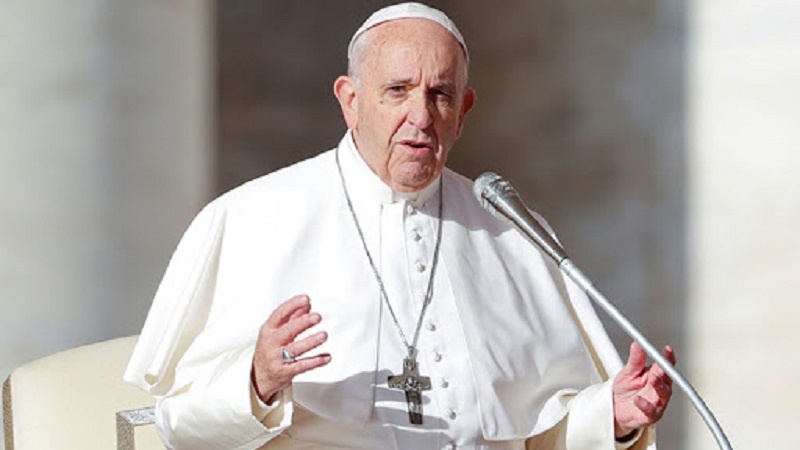 Papa: basta armi, guerre, aborti
