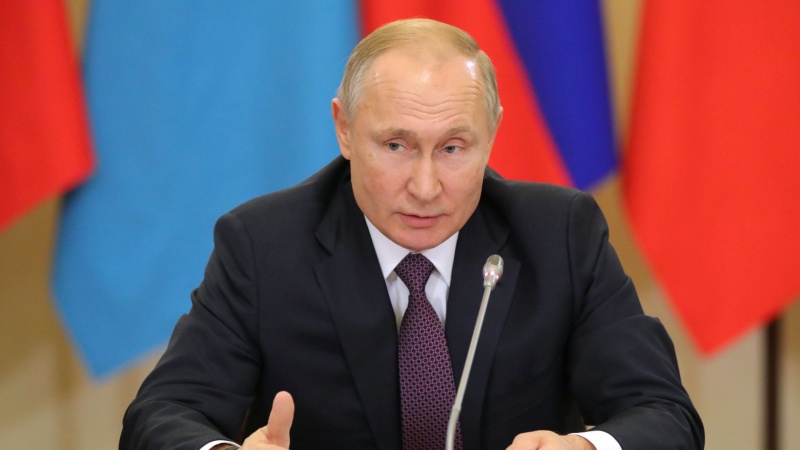 Путин ҸОВЫД-19-ла мүбаризә үчүн Русийанын мүдафиә бүдҹәсиндән истифадә барәдә ҝөстәриш вериб