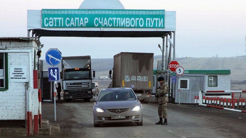 Қазоқистон ҳаракати васоили нақлияборӣ ба Точикистонро мамнўъ кард