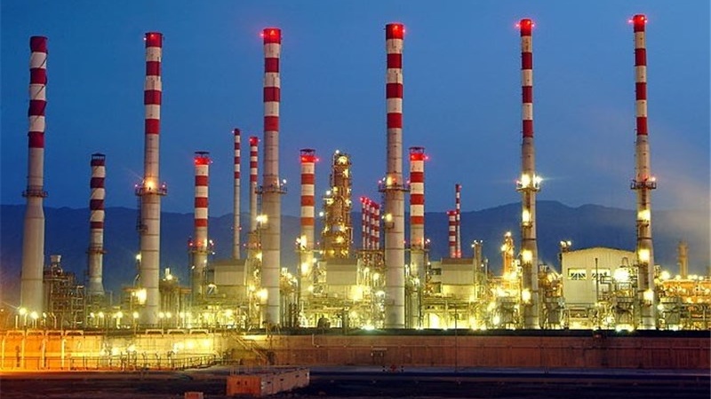 НПЗ "Сетаре Халидже Фарс" увеличил переработку нефти на 60 тысяч баррелей