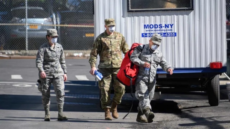 米国のコロナ危機　政府高官警備に軍が待機