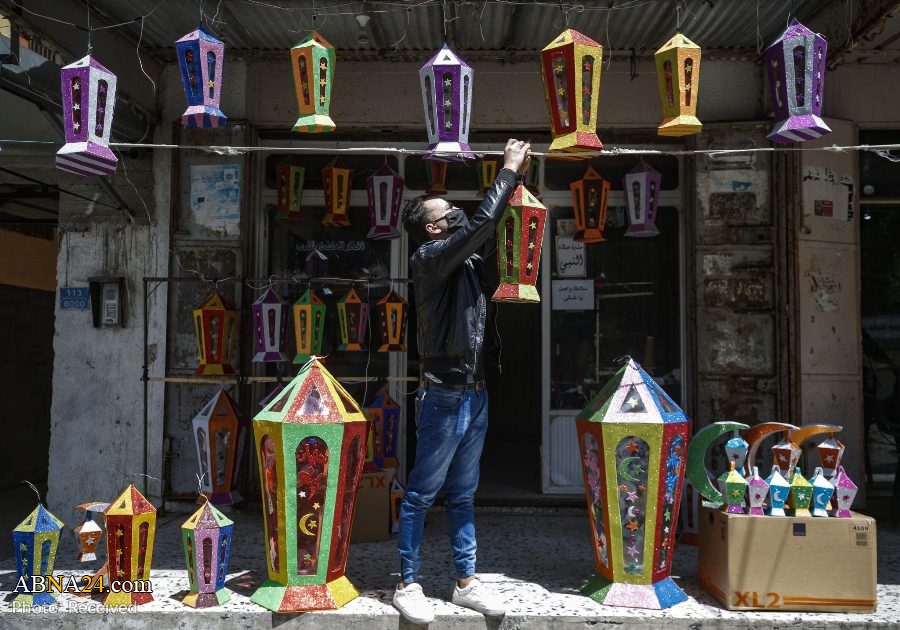 Photos: Welcoming holy month by buying "Ramadan lantern" in Arab countries
