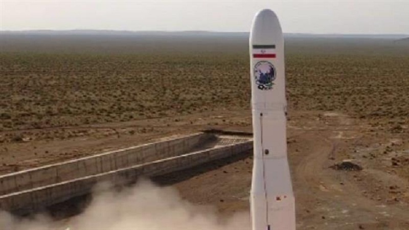 世界媒体形容革命卫队发射“ Noor-1”军用卫星是一个伟大的成就