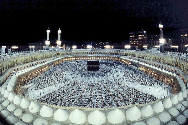 Ang Pagsuspinde ng mga Pagdasal sa Masjid al-Haram, Mosque ng Propeta ay Ipinagpatuloy