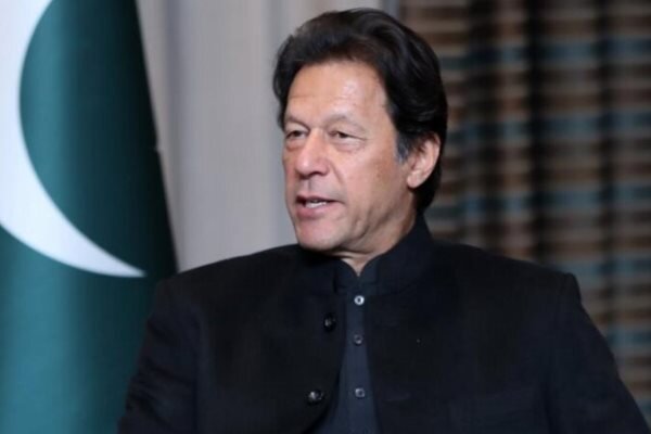 پاکستانی وزیراعظم کا کورونا ٹیسٹ کے لیے سیمپل لے لیا گیا