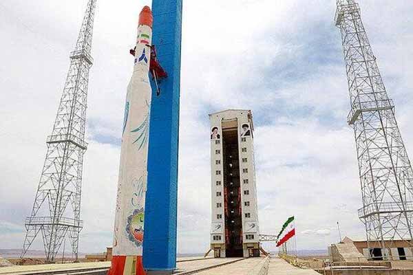 ایران نے پہلا ملٹری سیٹیلائٹ خلا میں بھیجا ۔ ویڈیو