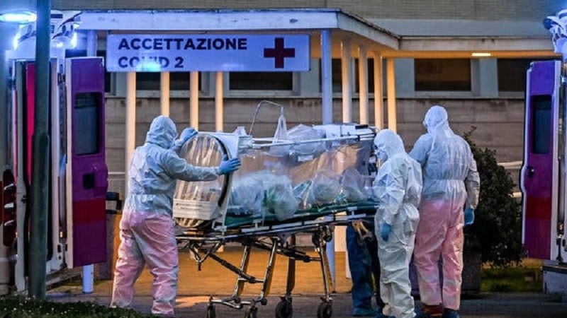 新型コロナ、イタリアでの死亡者数は2万5000人超に