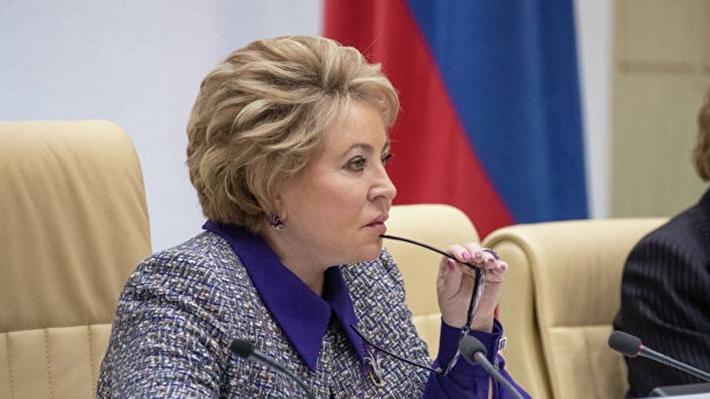 Матвиенко посоветовала россиянам не планировать поездки за рубеж в этом году