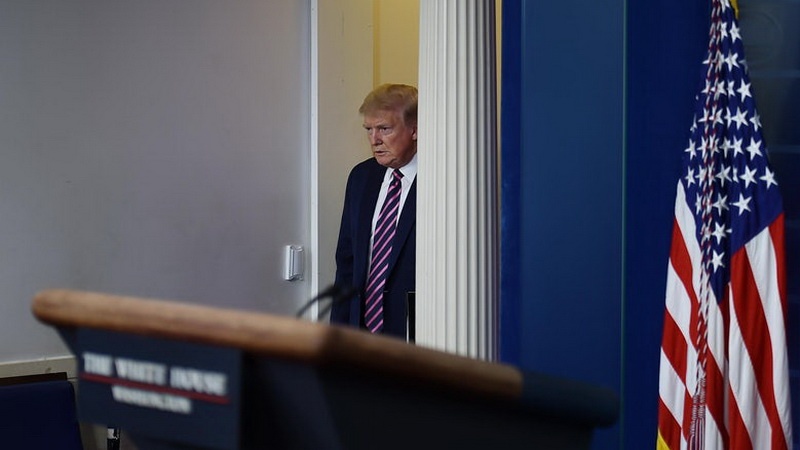 Трамп: Я не несу ответственности за употребление внутрь дезинфицирующих средств
