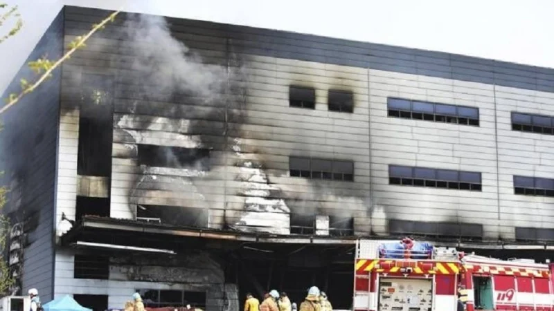 韩京畿道物流仓库地盘大火 至少38死10伤