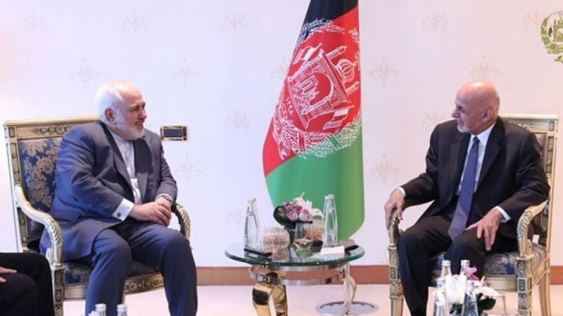 イラン外相が、アフガニスタン情勢をめぐり同国大統領及びアブドラ・アブドラ氏と電話会談