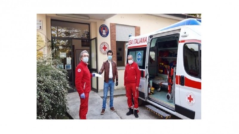 Musulmani donano 5mila euro alla Croce Rossa