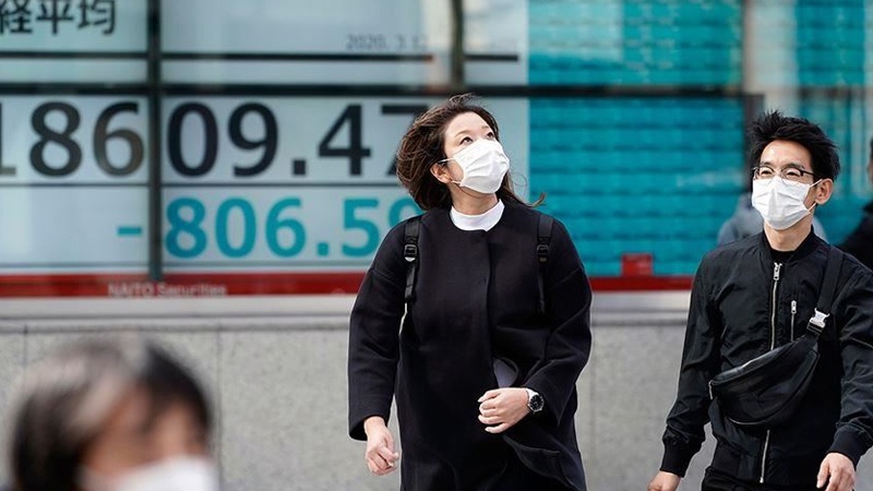 Giappone, il sindaco di Osaka: donne lente a fare spesa