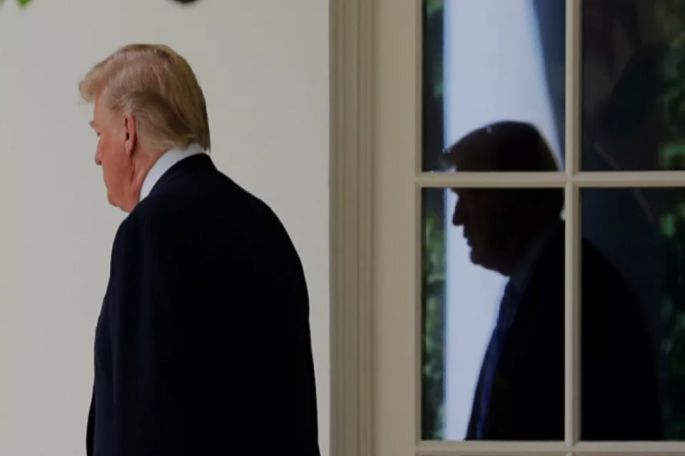 لوموند: كورونا سينهي زعامة أمريكا المترنحة للعالم