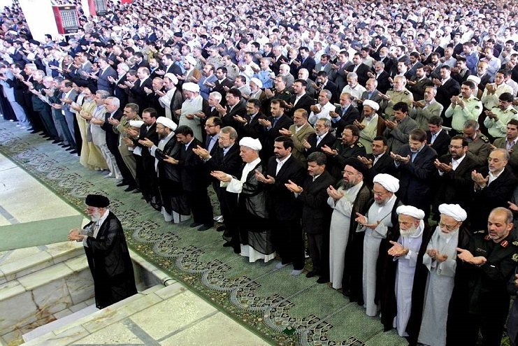 إقامة صلاة الجمعة في 132 مدينة إيرانية عقب تعليق دام شهرين