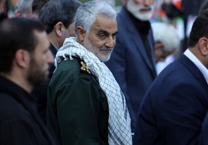 صورة تنشر لأول مرة لآخر افطار للشهيد قاسم سليماني مع قادة الحرس الثوري