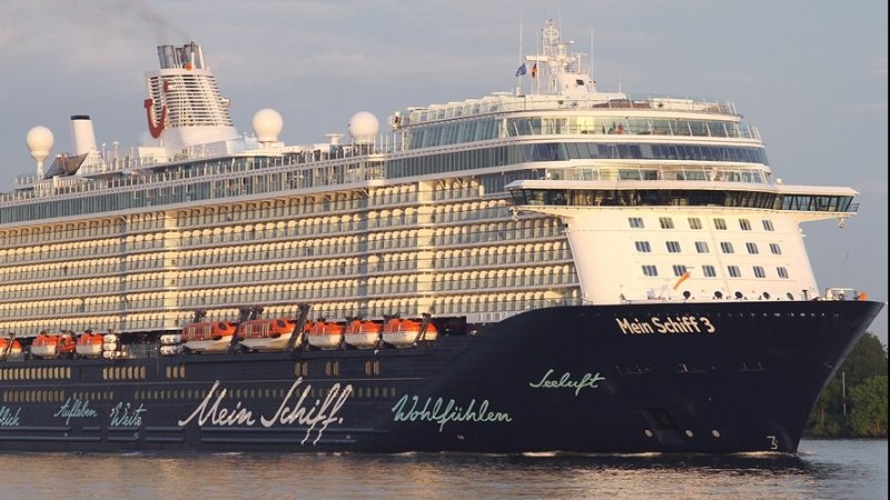 Карантин сотни членов экипажа немецкого туристического судна из-за коронавируса