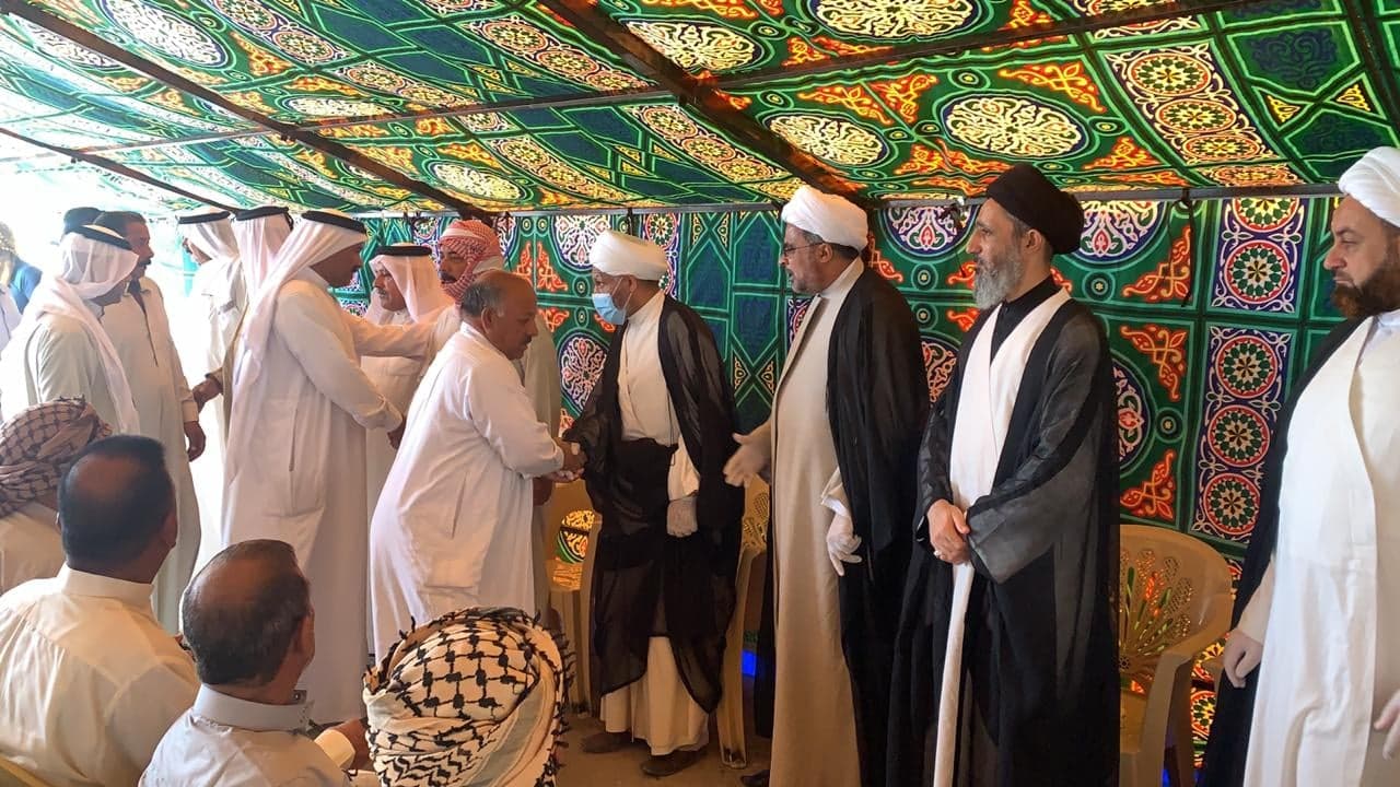 وفد من العتبة الحسينية يزور عوائل شهداء الحشد العشائري في مكيشيفة ويتفقد جرحاهم+(صور)