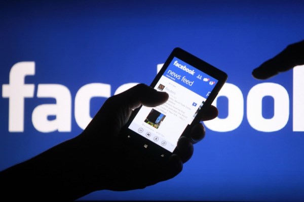 Facebook Filistinlilerin hesaplarını bloke ediyor