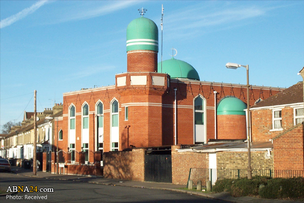 London mosques broadcast adhan publicly for Ramadan during coronavirus lockdown