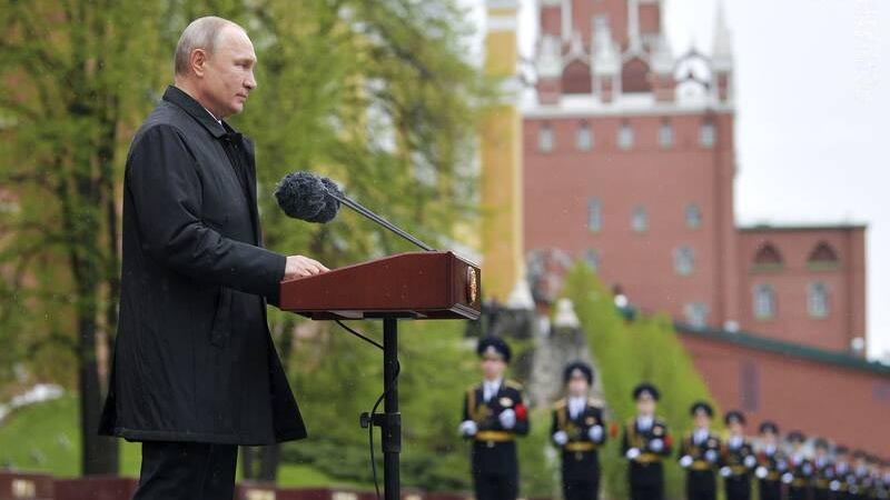 ロシア大統領が、戦勝記念日の式典に参列