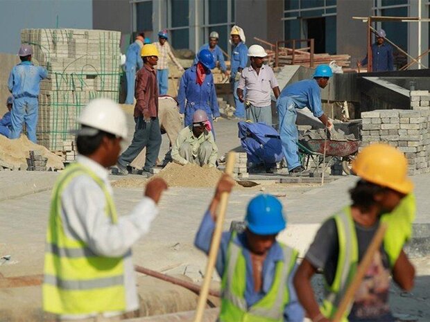 قطر میں دوسرے ممالک کے مزدوروں بھیک مانگنے پر مجبور