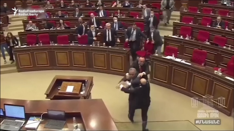 Депутаты подрались в парламенте Армении