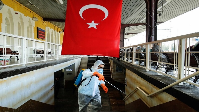 Virus, Turchia: anziani 'liberi' per 4 ore