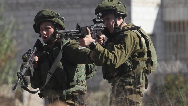 قوات الاحتلال تطلق النار باتجاه شاب فلسطيني قرب حاجز قلنديا شمال القدس