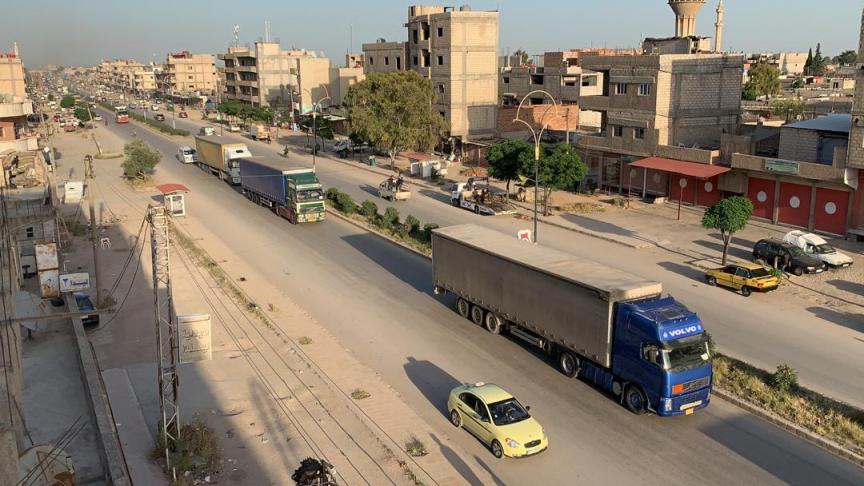 قافلة شاحنات تدخل سوريا قادمة من كردستان العراق+(صور)