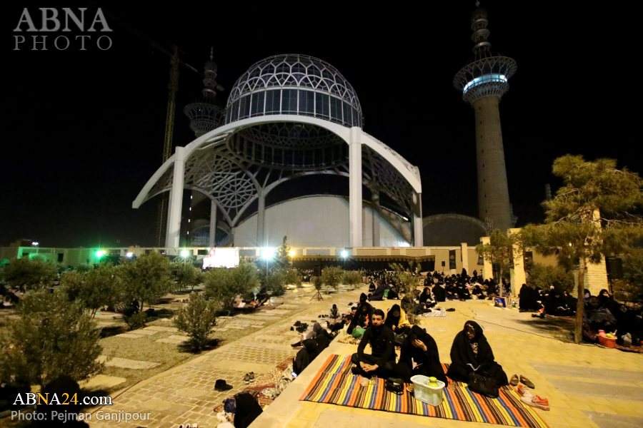 تقرير مصور / احياء الليلة الحادية والعشرين من شهر رمضان المبارك في أقدم مقبرة باصفهان