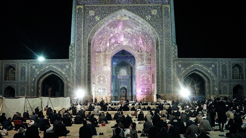 Исламский Иран погружен в траур по случаю годовщины мученической гибели имама Али (ДБМ)