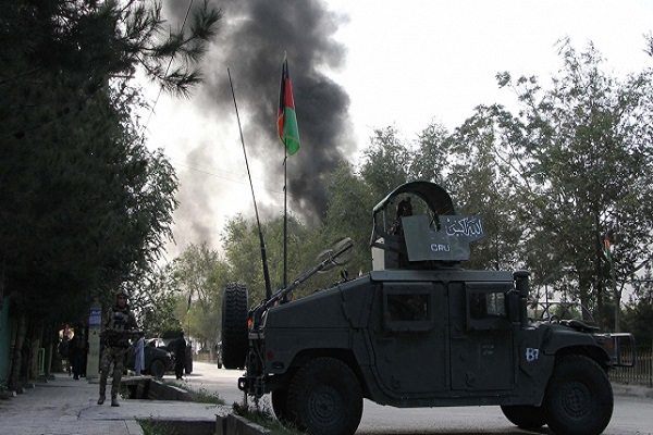  Afganistan'da cami önünde bombalı saldırı: 2 ölü